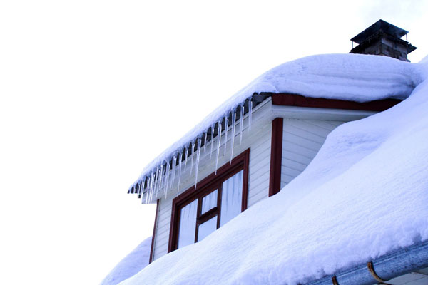 Safe rooftop snow removal – it's important!